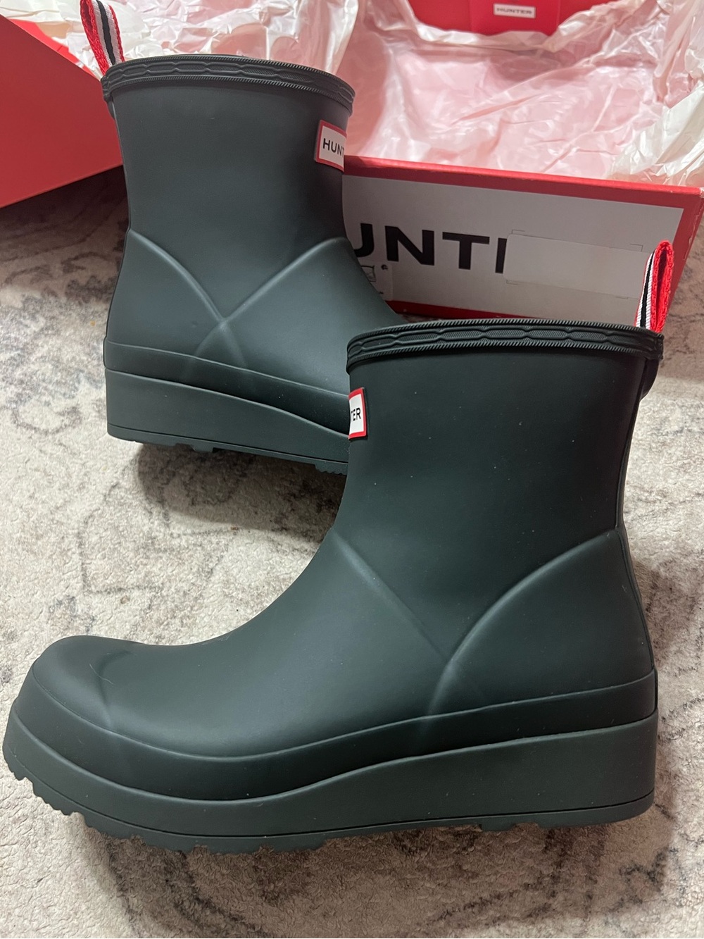 Women's Hunter PLAY Short Rain “Arctic Moss” Green Rubber Waterproof Ankle Boots
